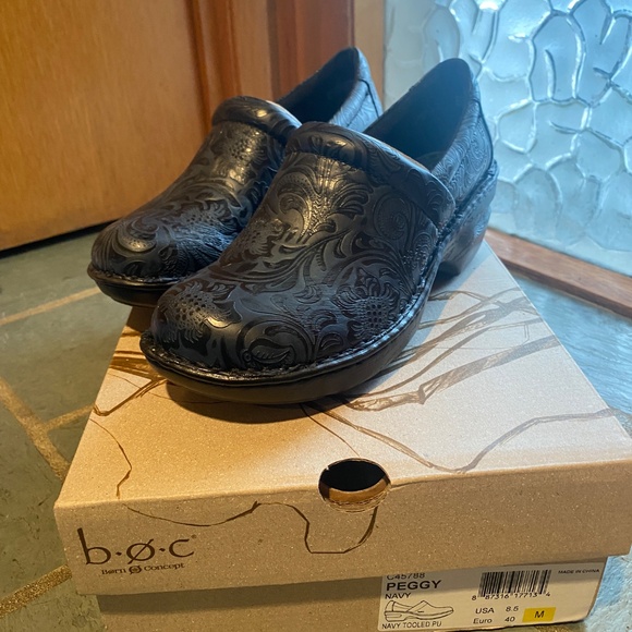 boc Peggy Navy Tooled Clog 8.5 M new in box, never worn - Picture 7 of 9